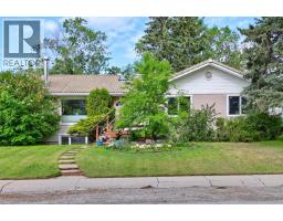 4911 43 Street SW, Calgary, Alberta