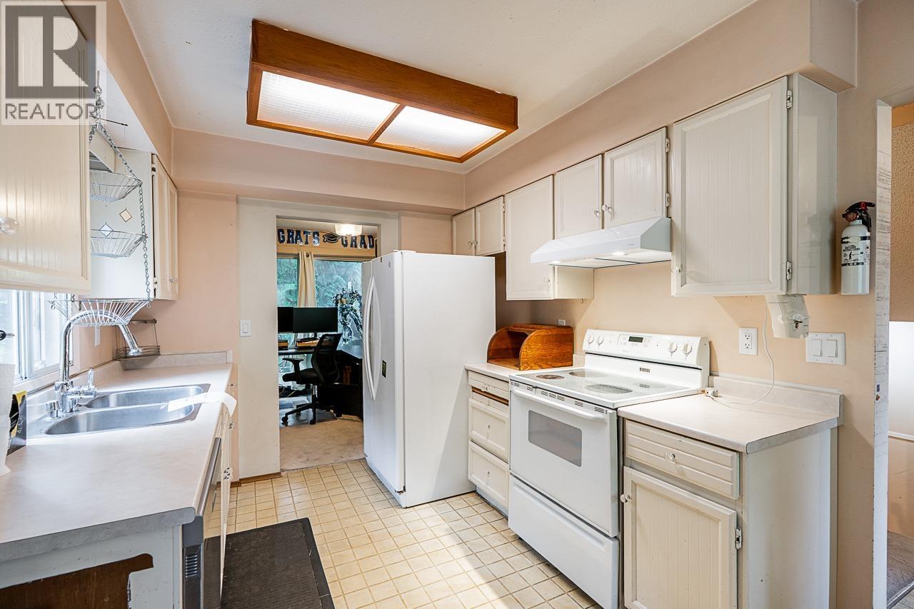 4 305 Decaire Street, Coquitlam, British Columbia  V3K 4Z6 - Photo 9 - R3135170