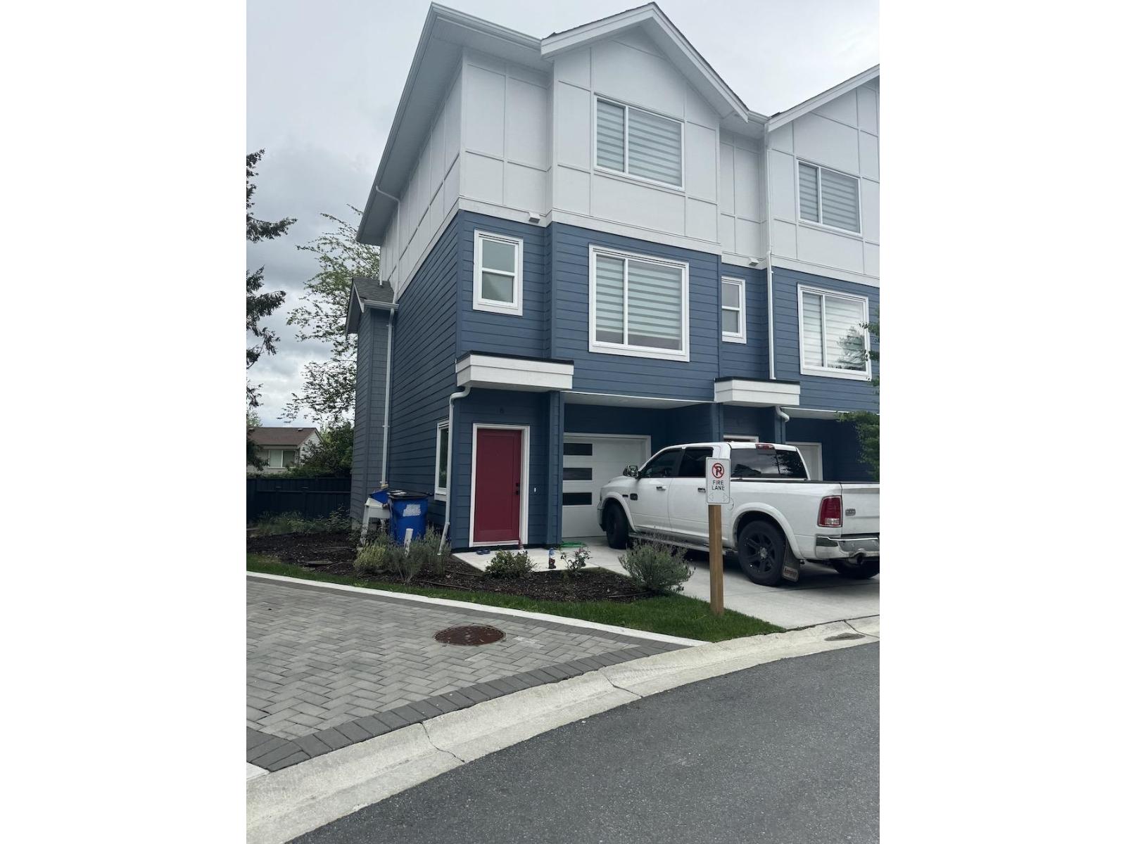8 19330 FAIRWAY DRIVE, surrey, British Columbia