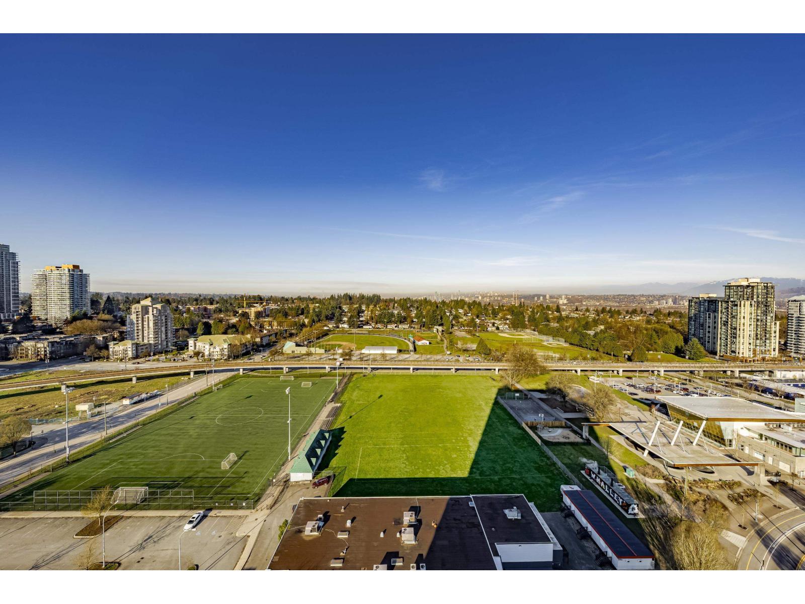 1301 10626 City Parkway, Surrey, British Columbia  V3T 0S3 - Photo 17 - R3140548