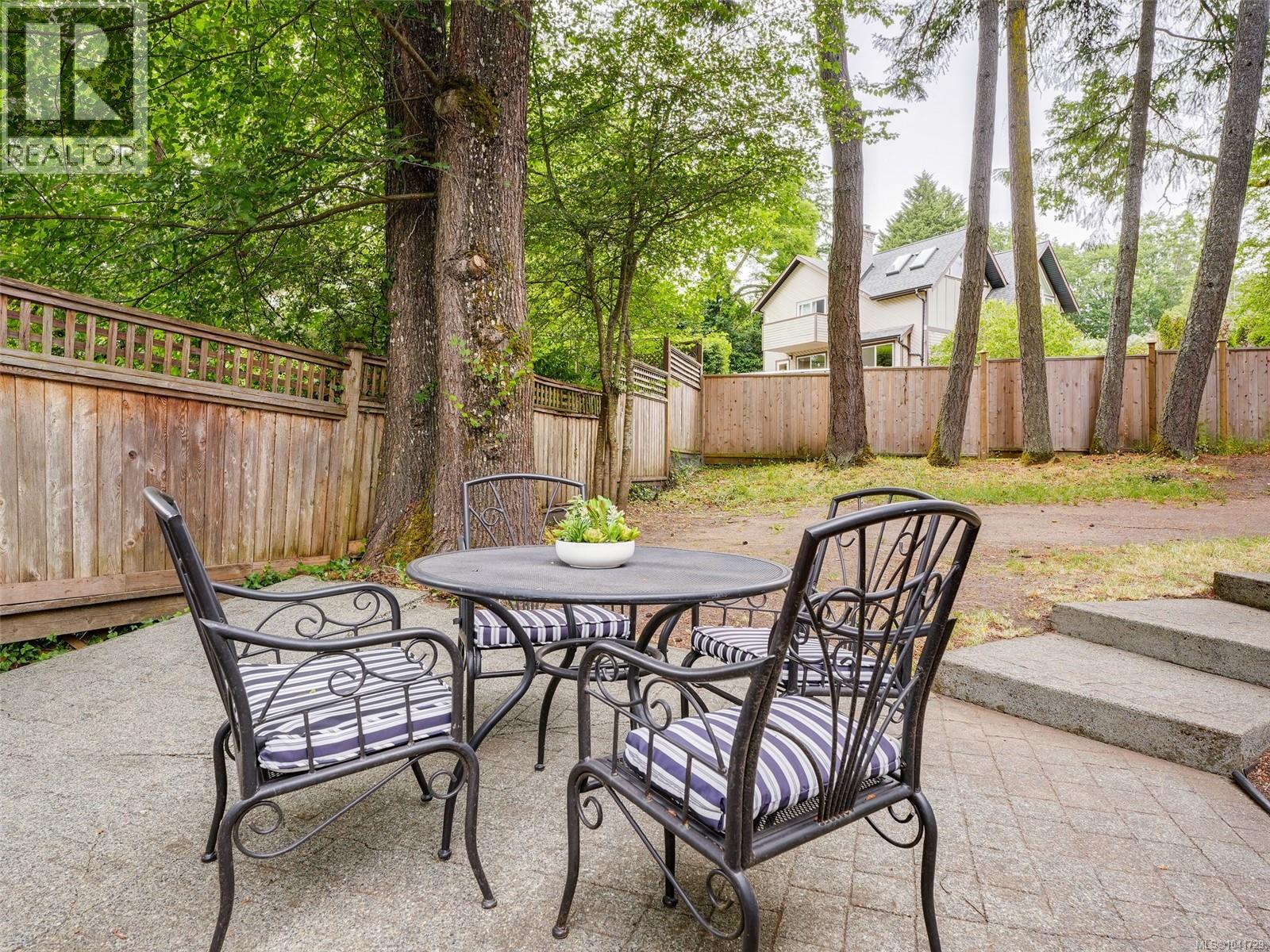 1266 Burnside Rd W, View Royal, British Columbia  V8Z 1P1 - Photo 18 - 1041729