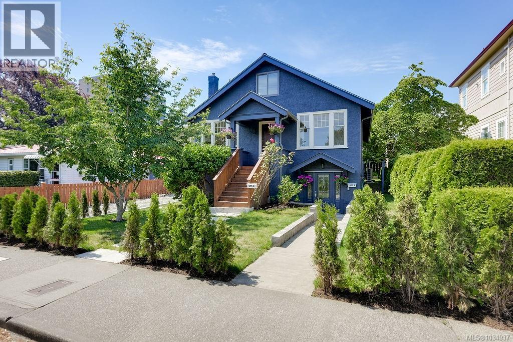 525 Simcoe St