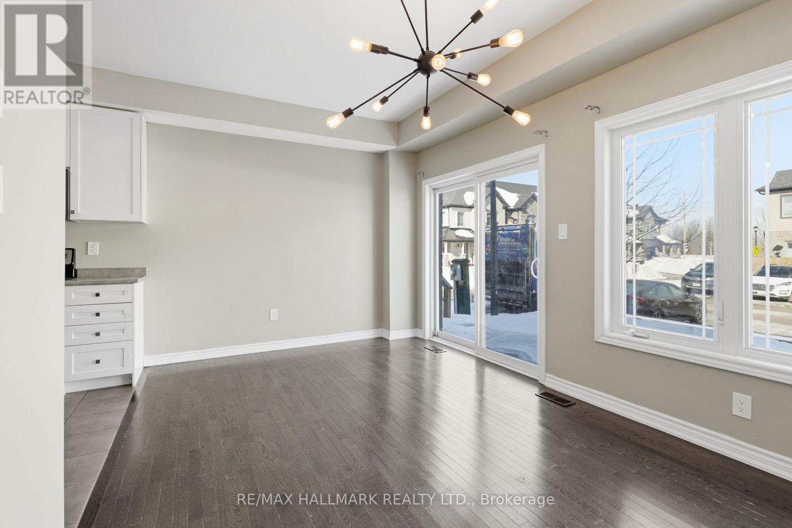 38 Deneb Street, Barrie, Ontario  L4M 0K6 - Photo 12 - S12815006