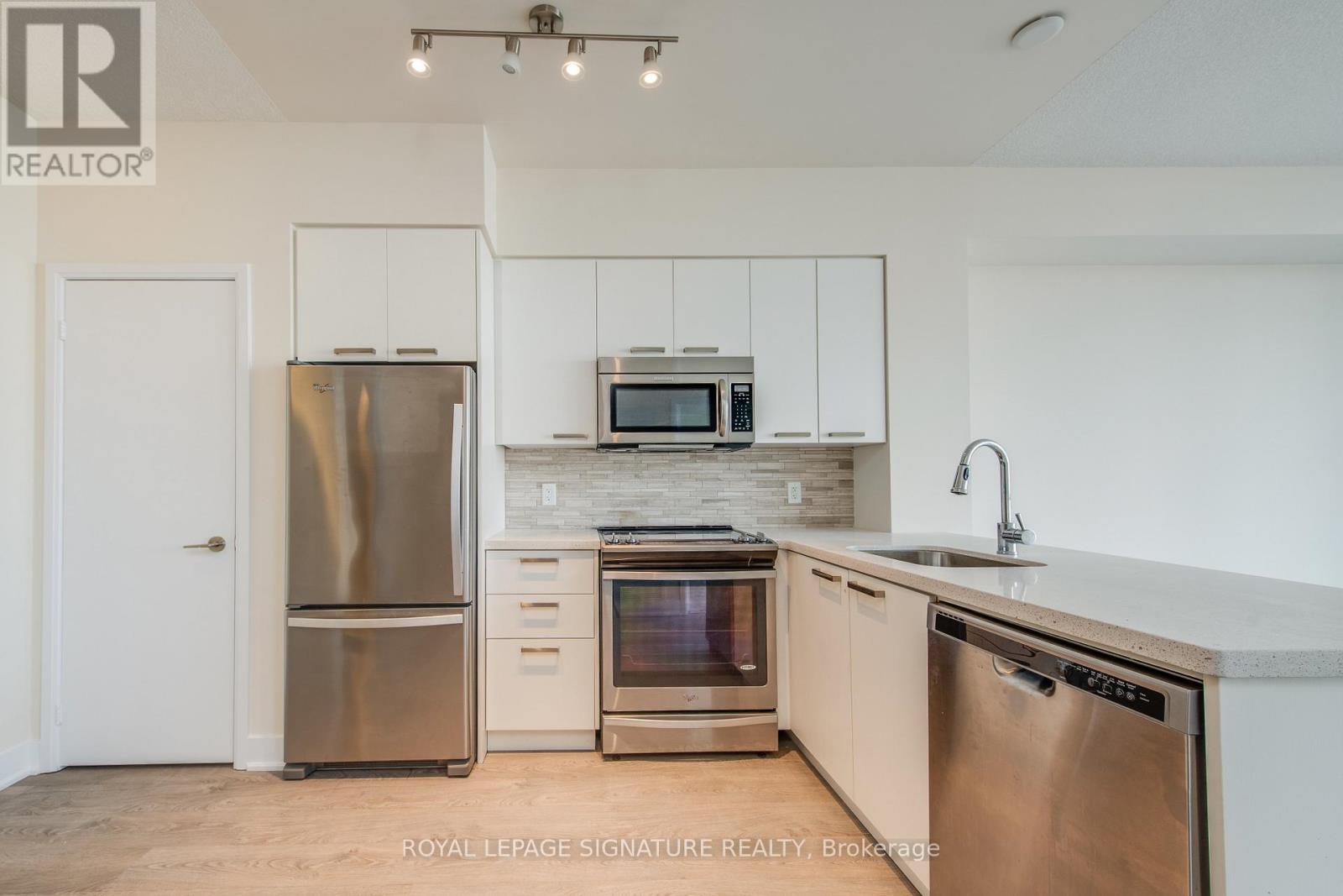 806 - 30 Roehampton Avenue, Toronto, Ontario  M4P 0B9 - Photo 9 - C13496828