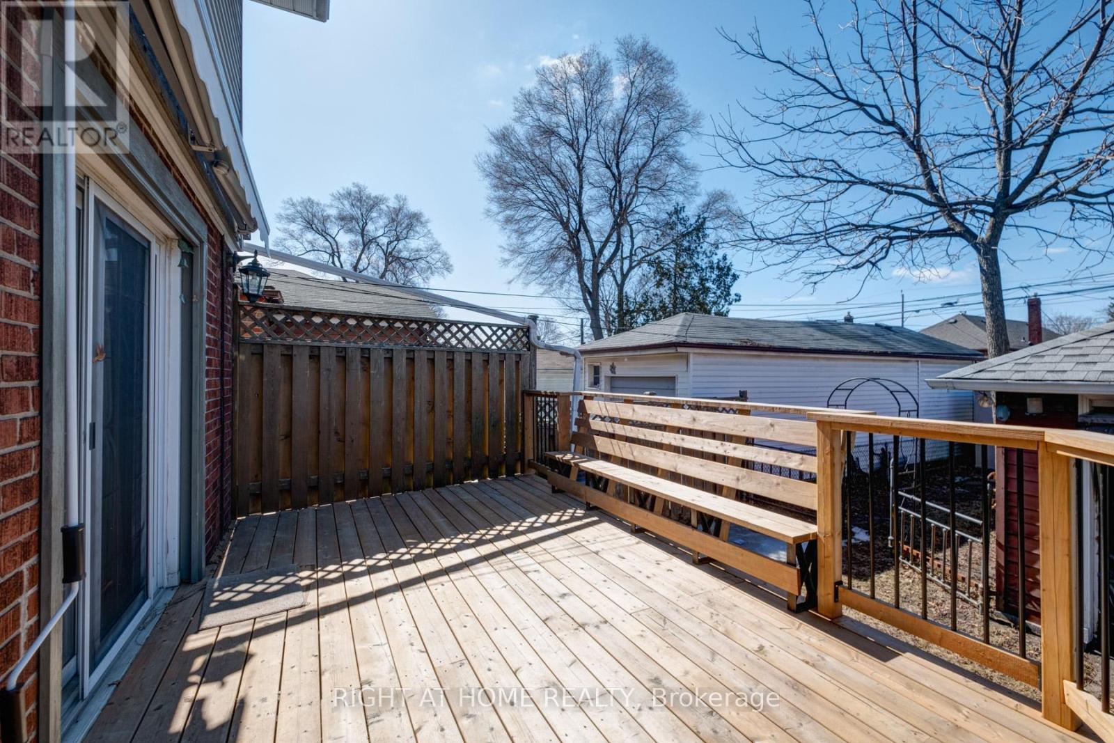 Main - 952 Coxwell Avenue, Toronto, Ontario  M4C 3G3 - Photo 7 - E13496736