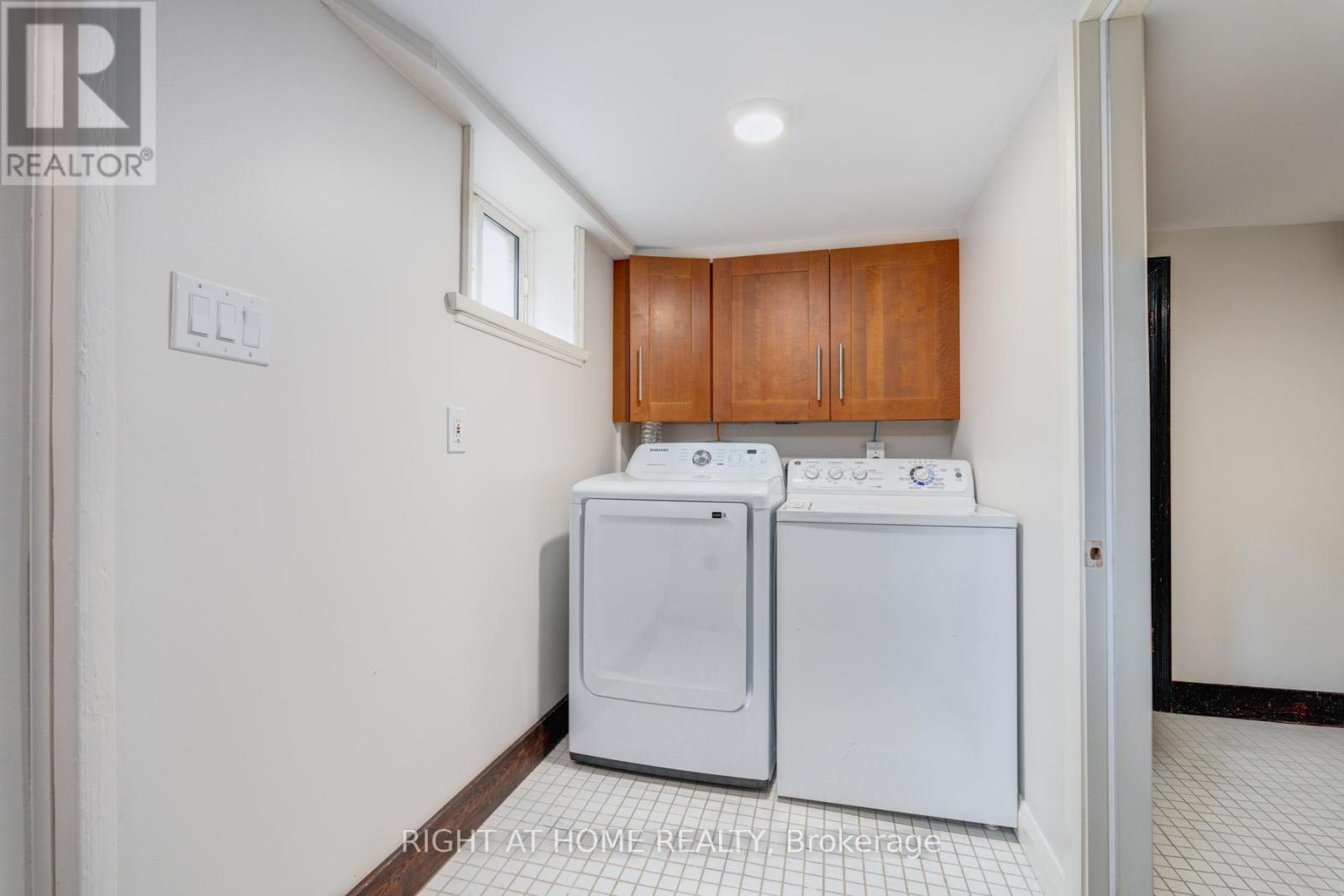 Main - 952 Coxwell Avenue, Toronto, Ontario  M4C 3G3 - Photo 8 - E13496736