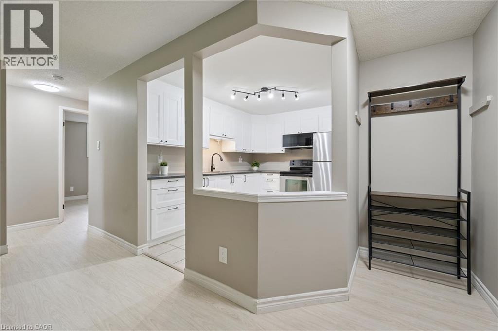565 Greenfield Avenue Unit# 803, Kitchener, Ontario  N2C 2P5 - Photo 6 - 40843544
