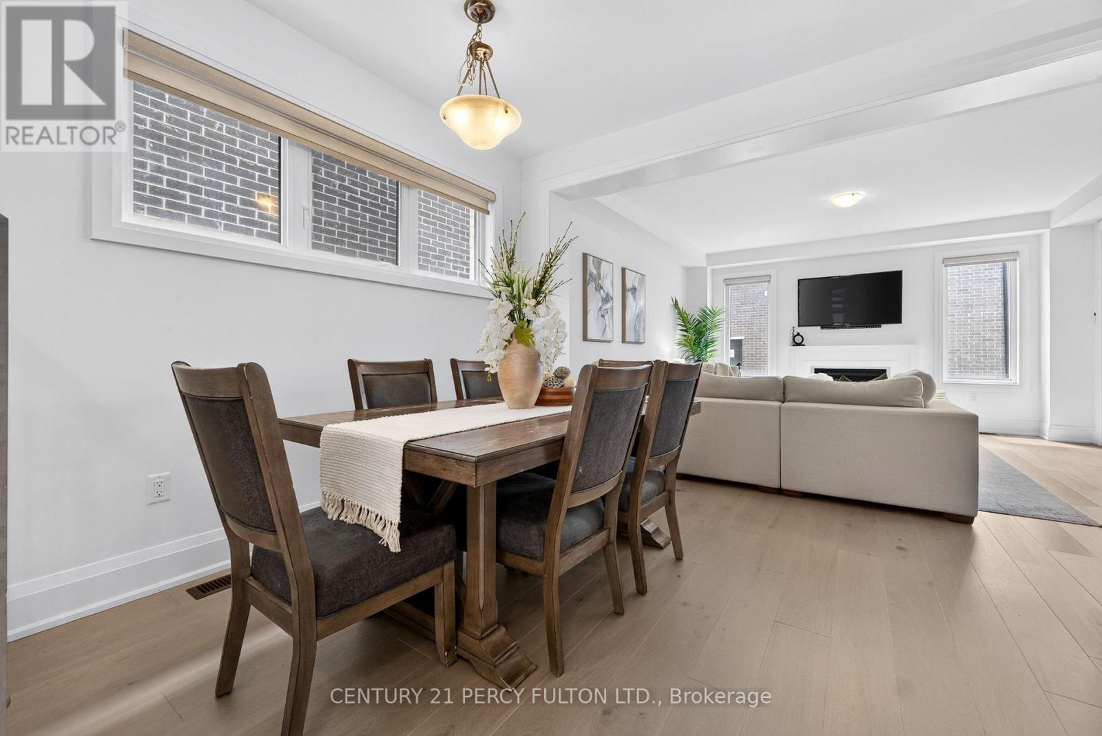 1477 Mockingbird Square, Pickering, Ontario  L1X 0N8 - Photo 10 - E13485722