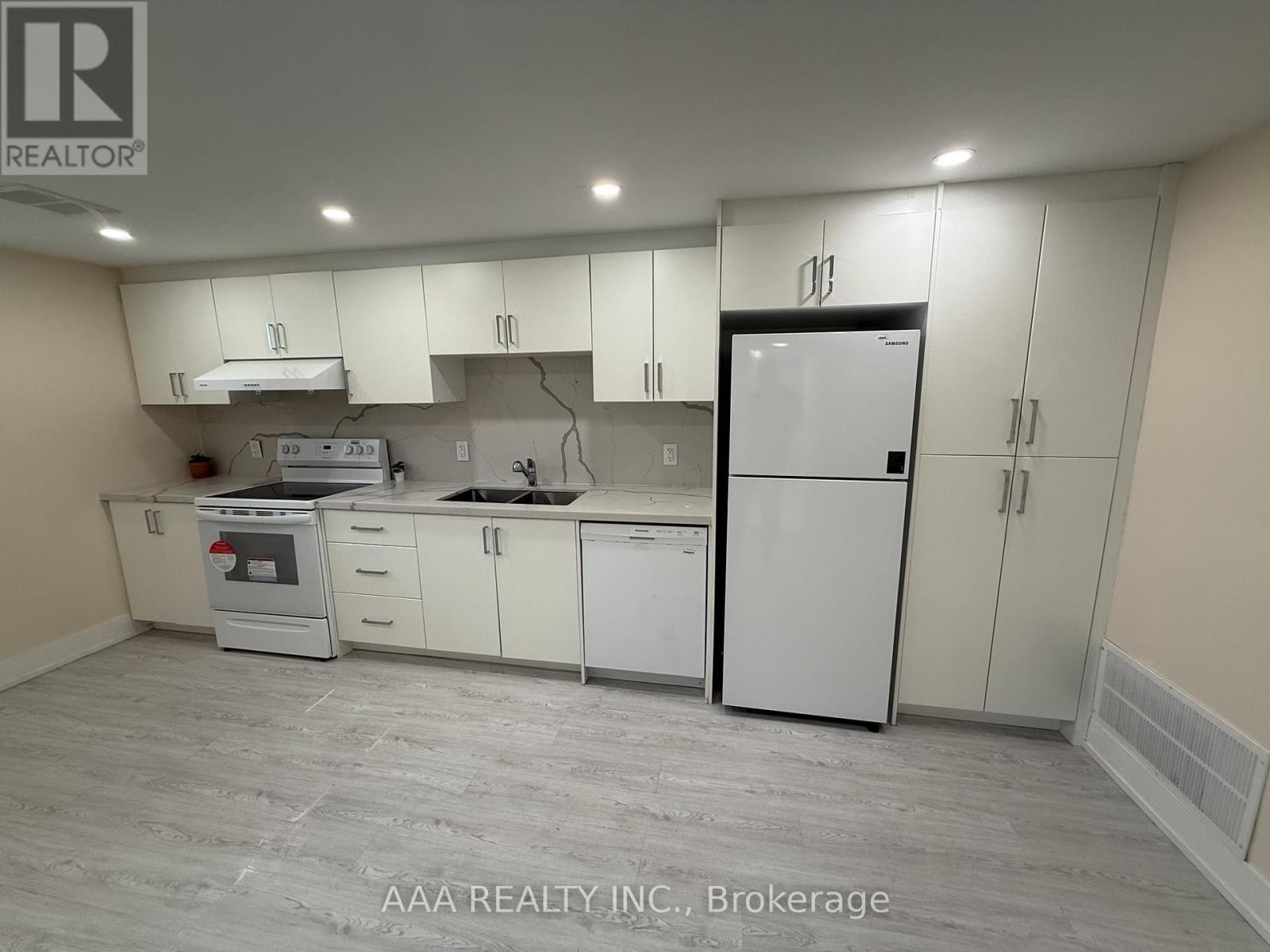 1 (Lower Level) - 27 Kingsview Boulevard, Toronto, Ontario  M9R 1T5 - Photo 14 - W13483596