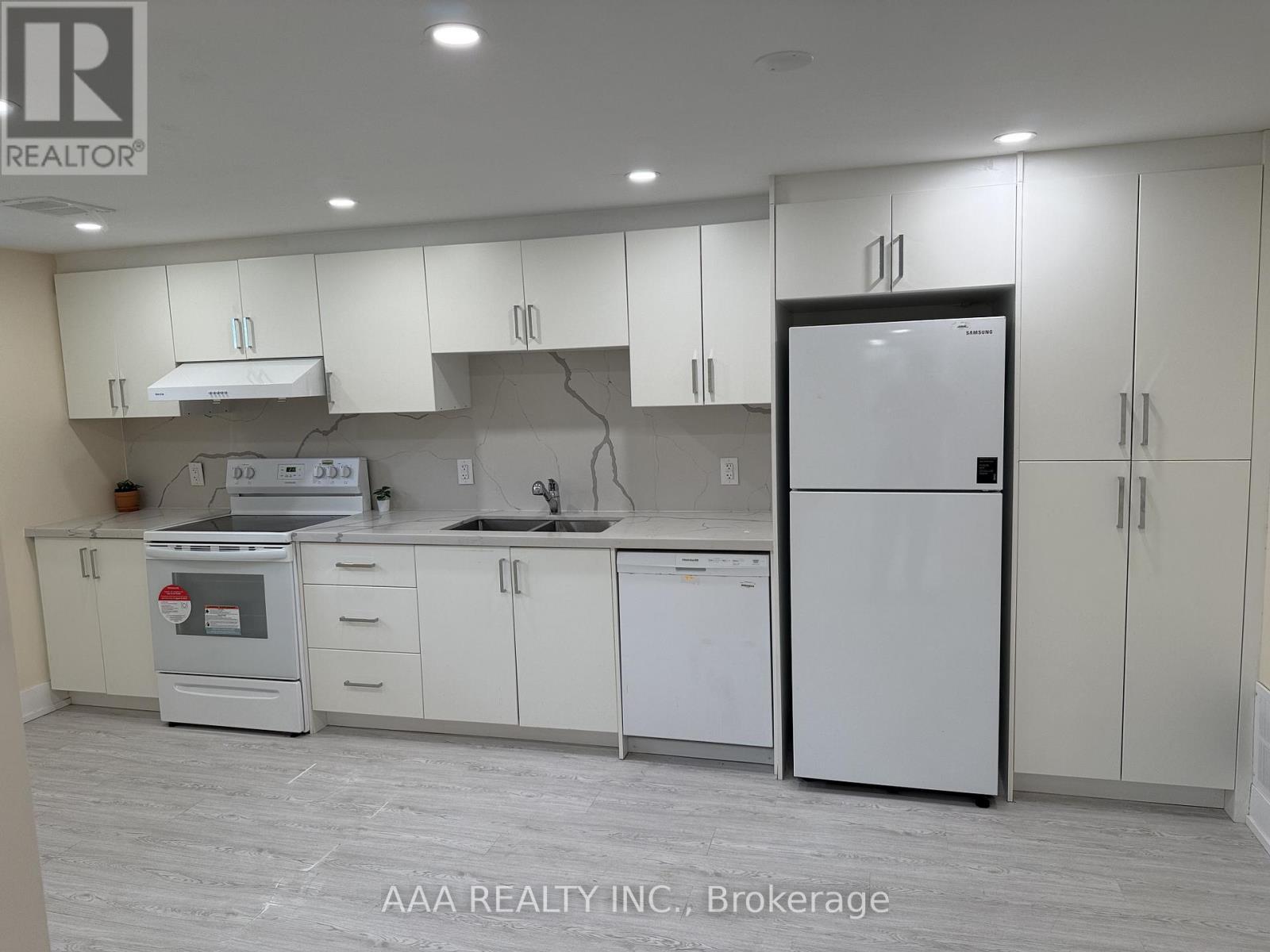 1 (Lower Level) - 27 Kingsview Boulevard, Toronto, Ontario  M9R 1T5 - Photo 7 - W13483596