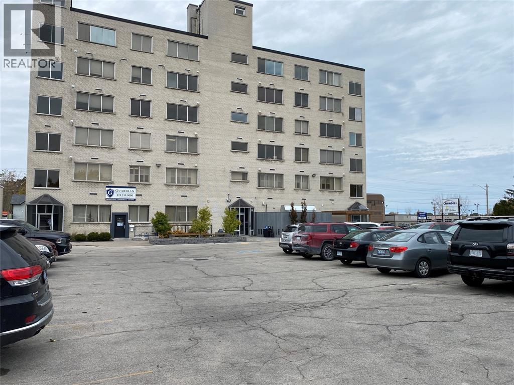 546 Christina Street North Unit# 304-B, Sarnia photo 2
