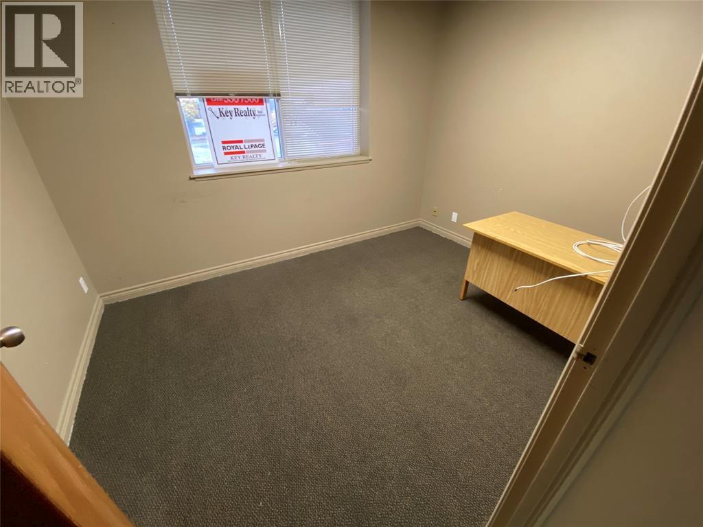 546 Christina Street North Unit# 304-B, Sarnia photo 4