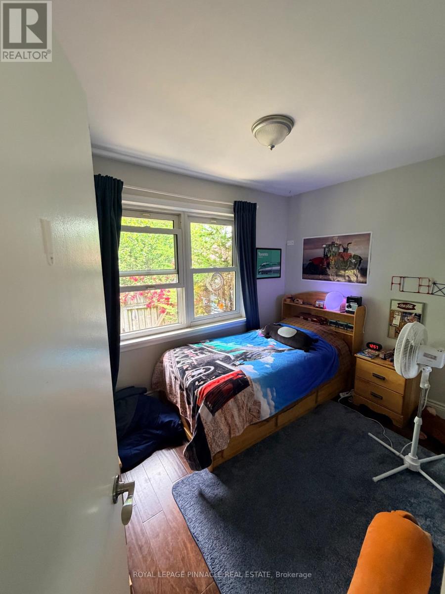 608 Green Street E, Whitby, Ontario  L1N 4E8 - Photo 11 - E13443590