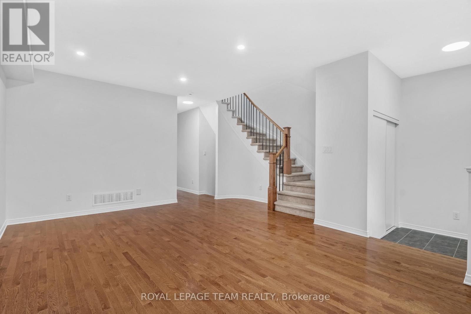 349 Sweetflag Street, Ottawa, Ontario  K2J 5A3 - Photo 5 - X13151270