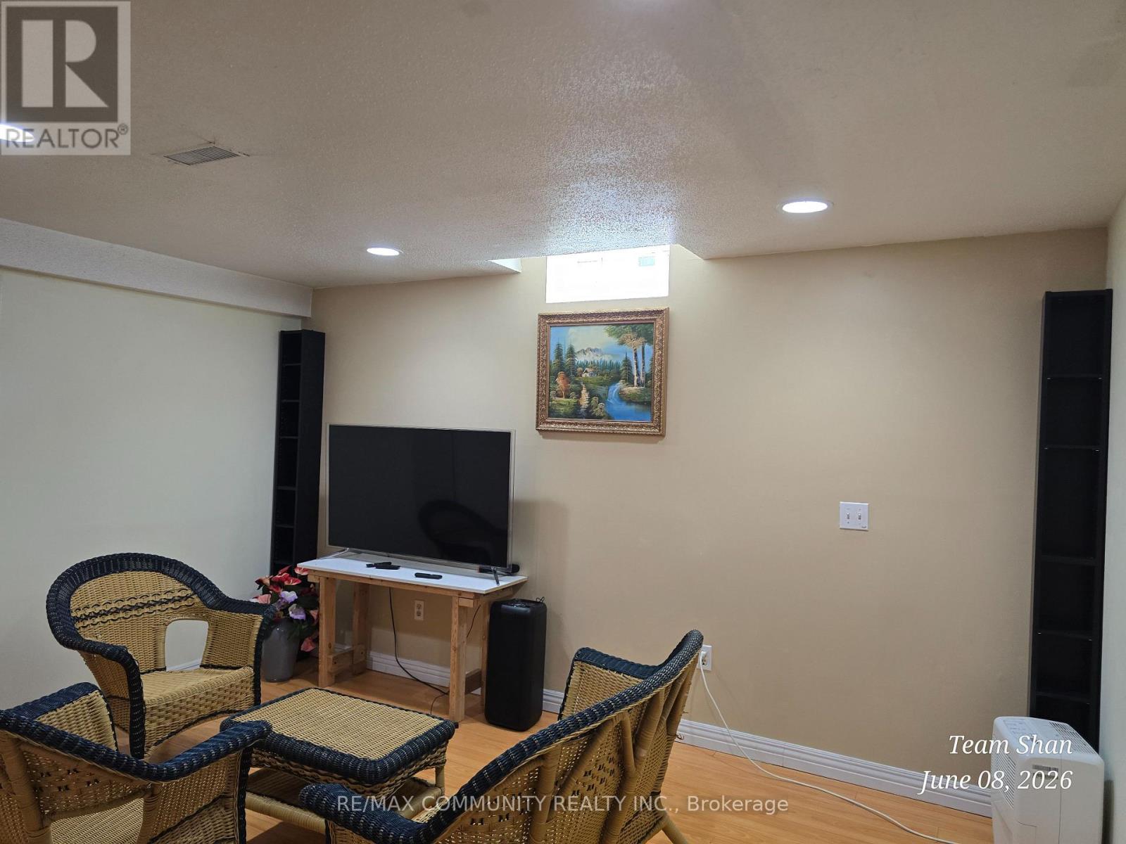 57 Valley Centre Drive, Toronto, Ontario  M1X 1H2 - Photo 5 - E13497184