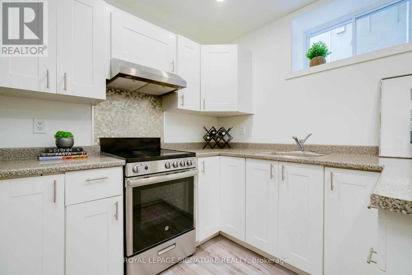 27 Coleridge Avenue, Toronto, Ontario  M4C 4H4 - Photo 24 - E13497228