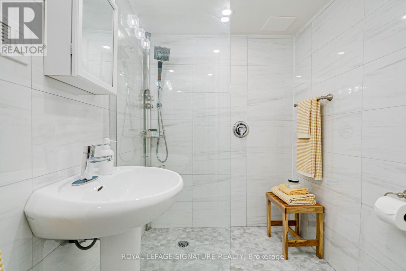 27 Coleridge Avenue, Toronto, Ontario  M4C 4H4 - Photo 30 - E13497228