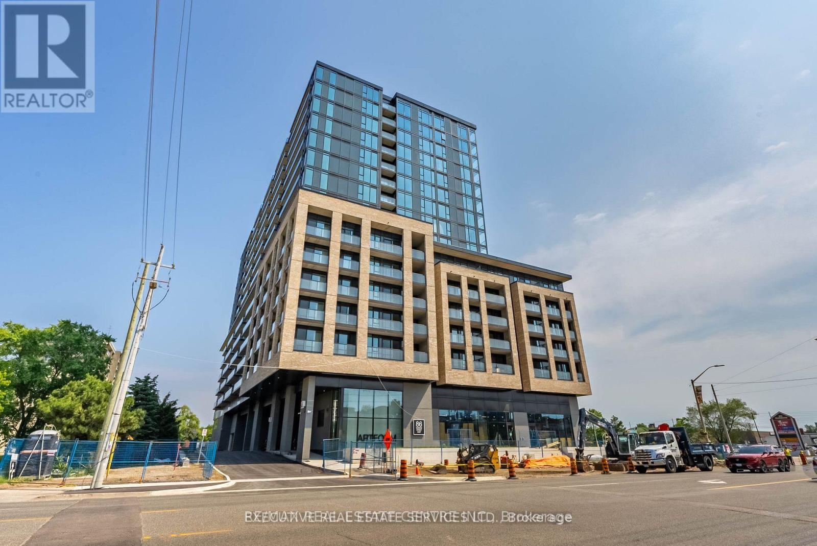 614 - 86 Dundas Street E, Mississauga, Ontario  L5A 1W4 - Photo 2 - W13497204