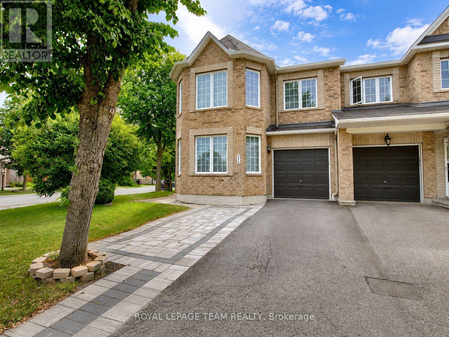 11 MARCAY STREET, Ottawa, Ontario