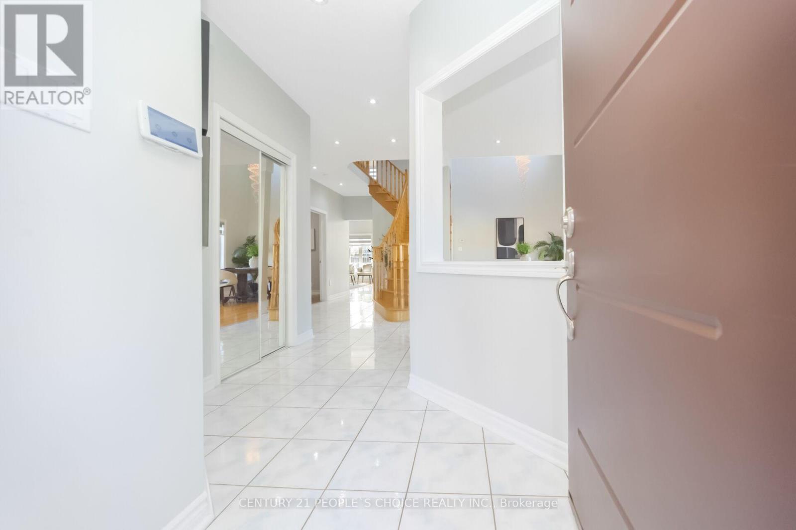 753 Envoy Drive, Mississauga, Ontario  L5W 1H3 - Photo 4 - W13497278