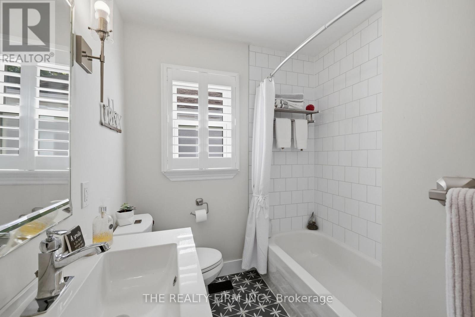 8 Briscoe Street W, London South, Ontario  N6J 1L8 - Photo 15 - X13497364