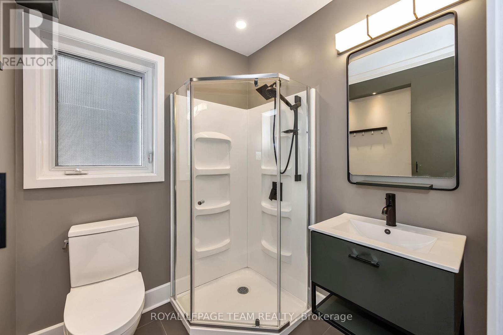 4 Queen Mary Street, Ottawa, Ontario  K1K 1Y2 - Photo 17 - X13497390