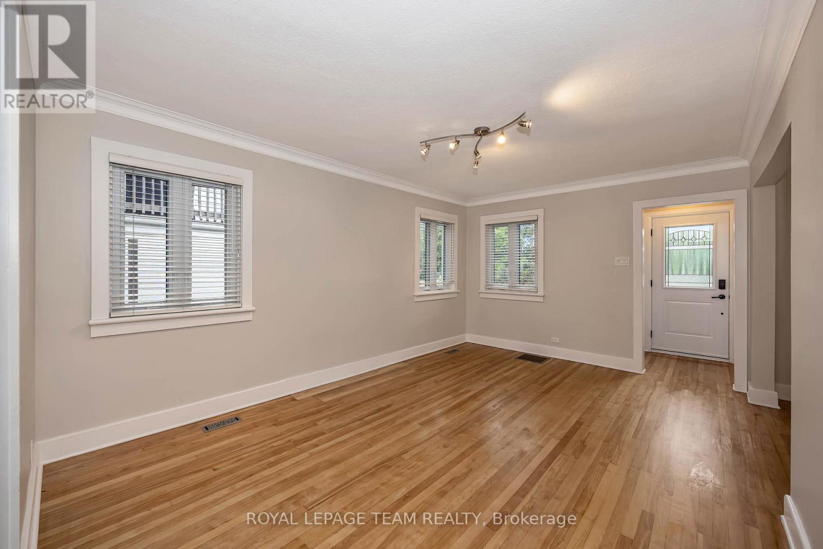 4 Queen Mary Street, Ottawa, Ontario  K1K 1Y2 - Photo 6 - X13497390