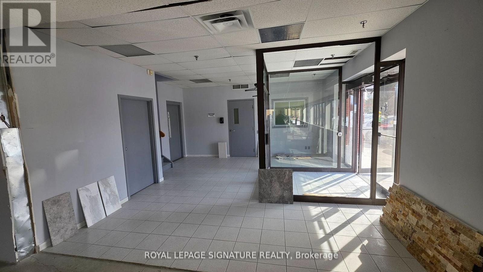 3, Ground Floor - 237 Romina Road, Vaughan (Concord), Ontario  L4K 4V3 - Photo 2 - N13497348