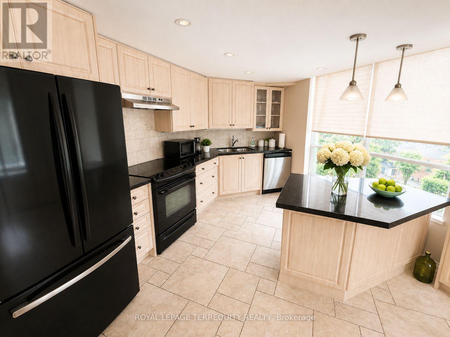 1011 - 1101 Steeles Avenue W, Toronto, Ontario  M2R 3W5 - Photo 11 - C13496100