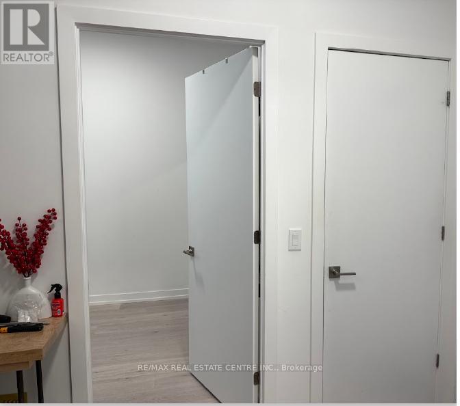 111 - 2501 Saw Whet Boulevard E, Oakville, Ontario  L6L 0H5 - Photo 10 - W13497248