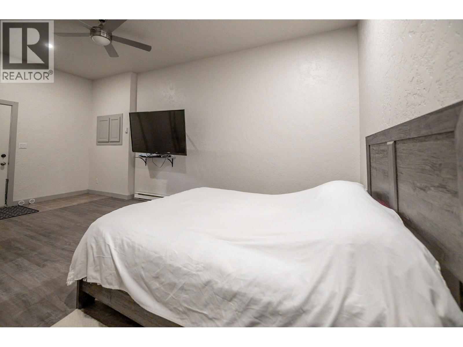 8898 Grainger Road, Canal Flats, British Columbia  V0B 1B0 - Photo 21 - 10392900