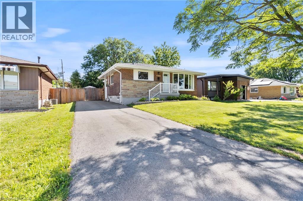 27 Bobolink Road, Hamilton, Ontario  L9A 2P3 - Photo 4 - 40842584