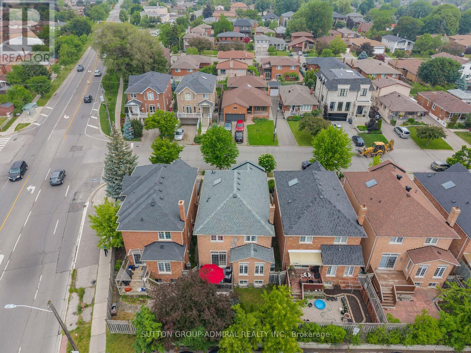 255 Cocksfield Avenue, Toronto, Ontario  M3H 3T6 - Photo 38 - C13473596