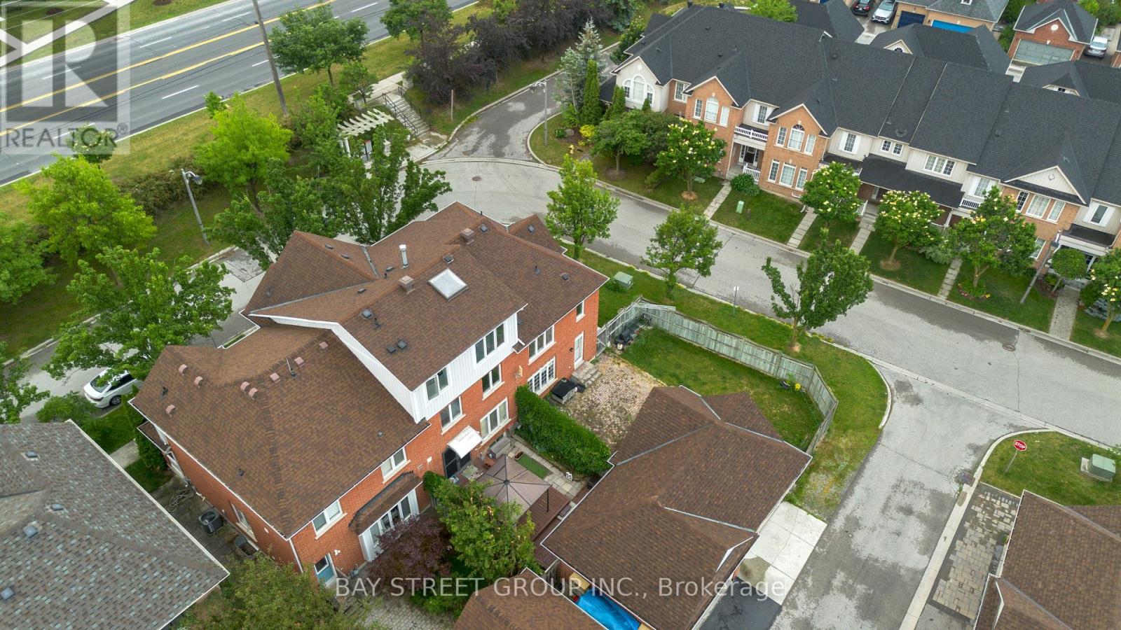 80 Irish Rose Drive, Markham, Ontario  L6C 2J6 - Photo 6 - N13496870