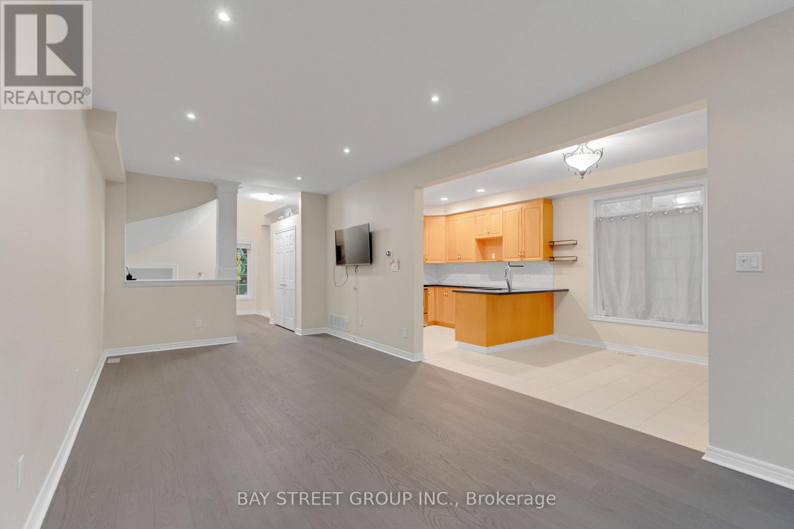 80 Irish Rose Drive, Markham, Ontario  L6C 2J6 - Photo 15 - N13496870