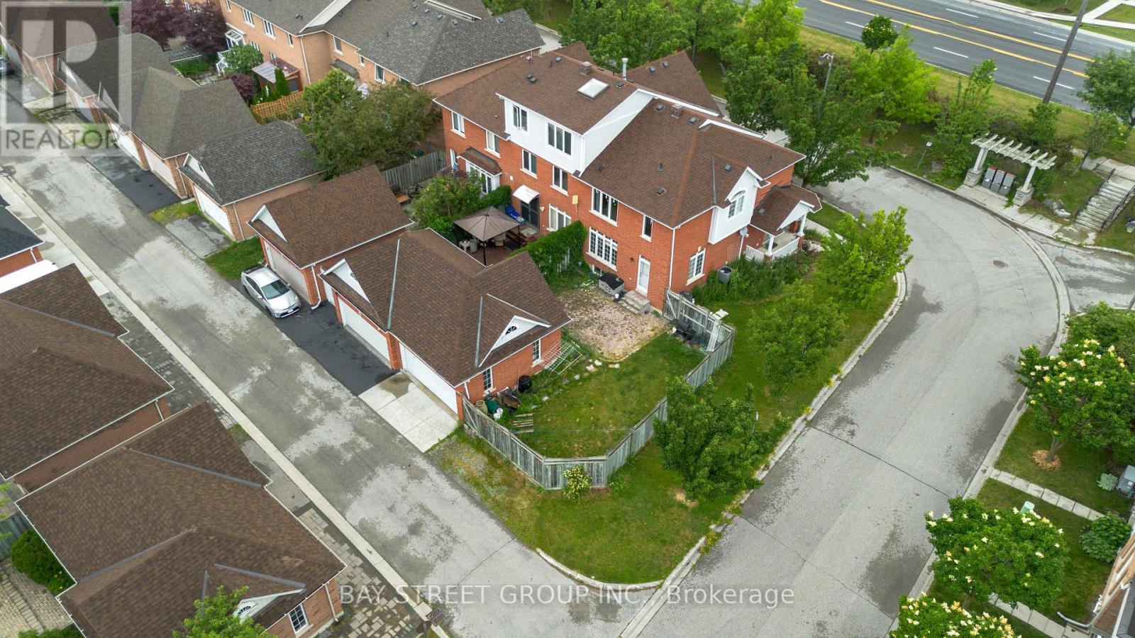 80 Irish Rose Drive, Markham, Ontario  L6C 2J6 - Photo 4 - N13496870