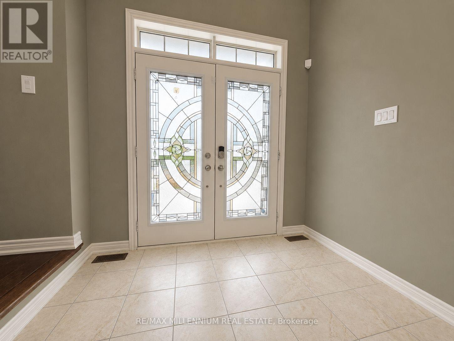 253 East's Corners (Main & 2nd Floors) Boulevard S, Vaughan, Ontario  L4H 4L7 - Photo 3 - N13494346