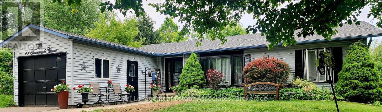 11 Tamarack Court, New Tecumseth, Ontario  L0G 1W0 - Photo 3 - N13485690