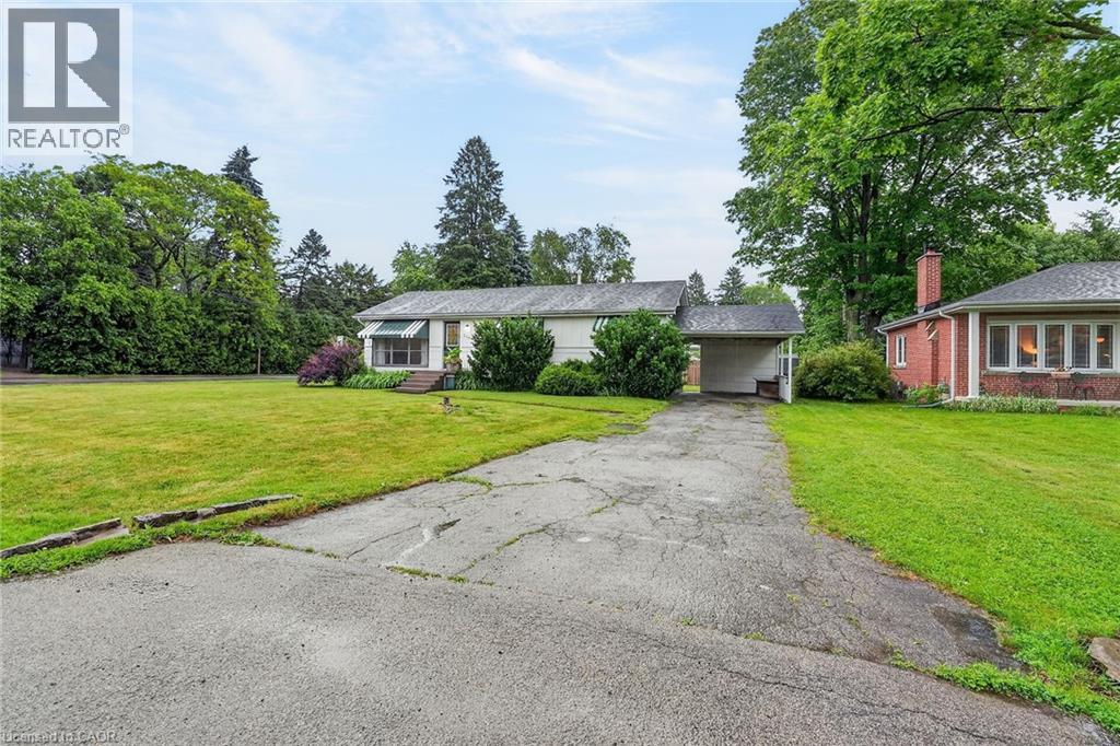 219 FIDDLER'S GREEN Road, Ancaster, Ontario