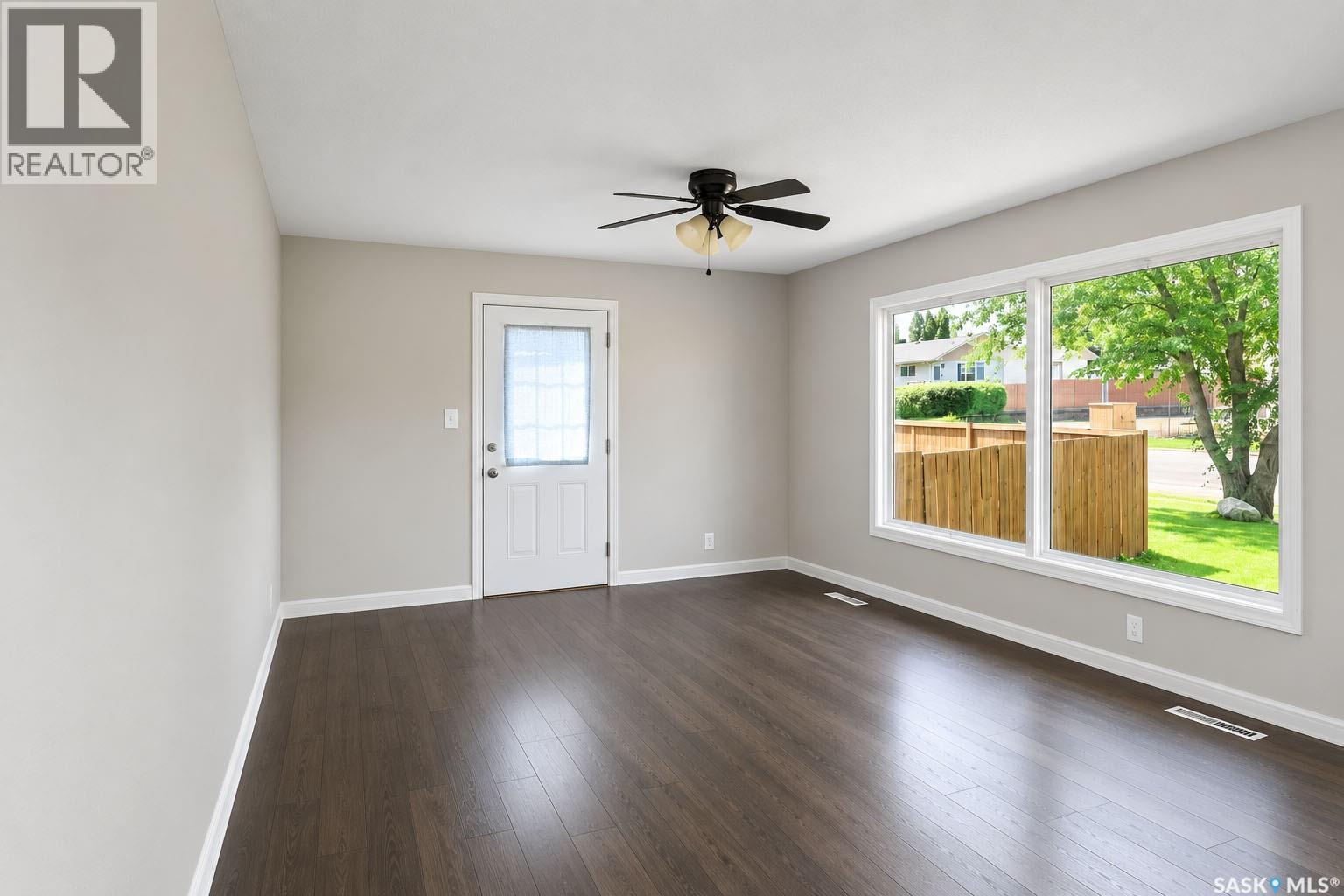 2410 Steuart Avenue, Prince Albert, Saskatchewan  S6V 2V2 - Photo 15 - SK040811