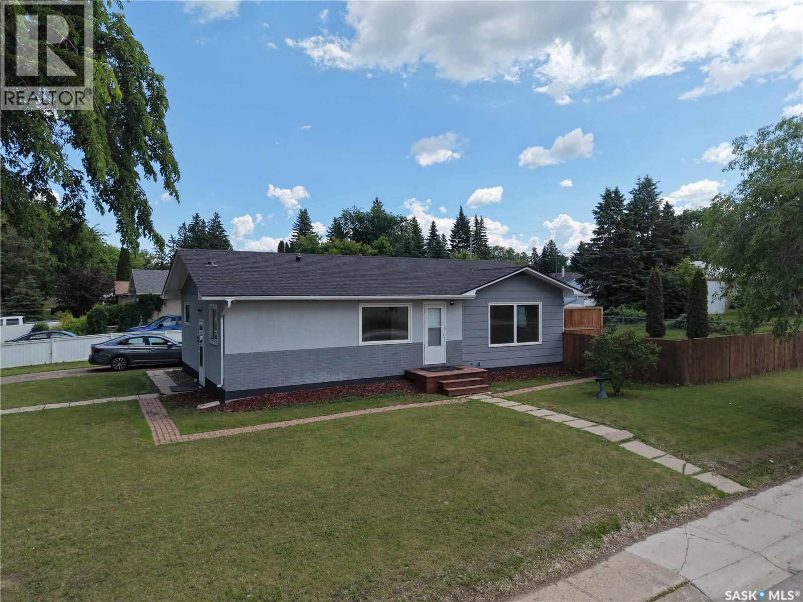 2410 Steuart Avenue, Prince Albert, Saskatchewan  S6V 2V2 - Photo 5 - SK040811