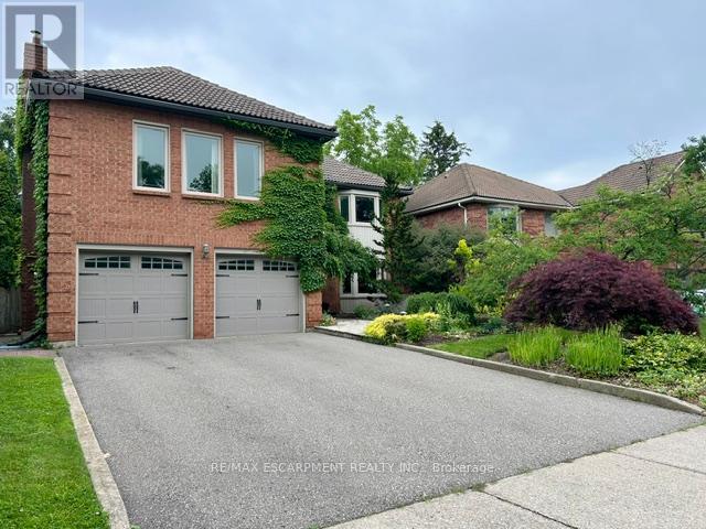 333 Claremont Crescent, Oakville, Ontario  L6J 6J9 - Photo 2 - W13081828