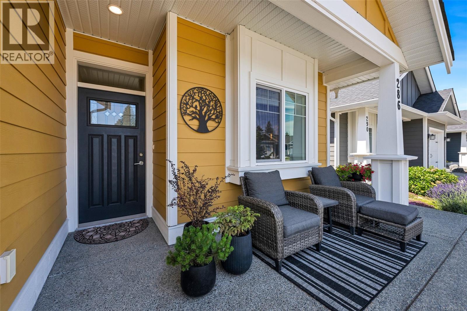 286 Edgewood Cres