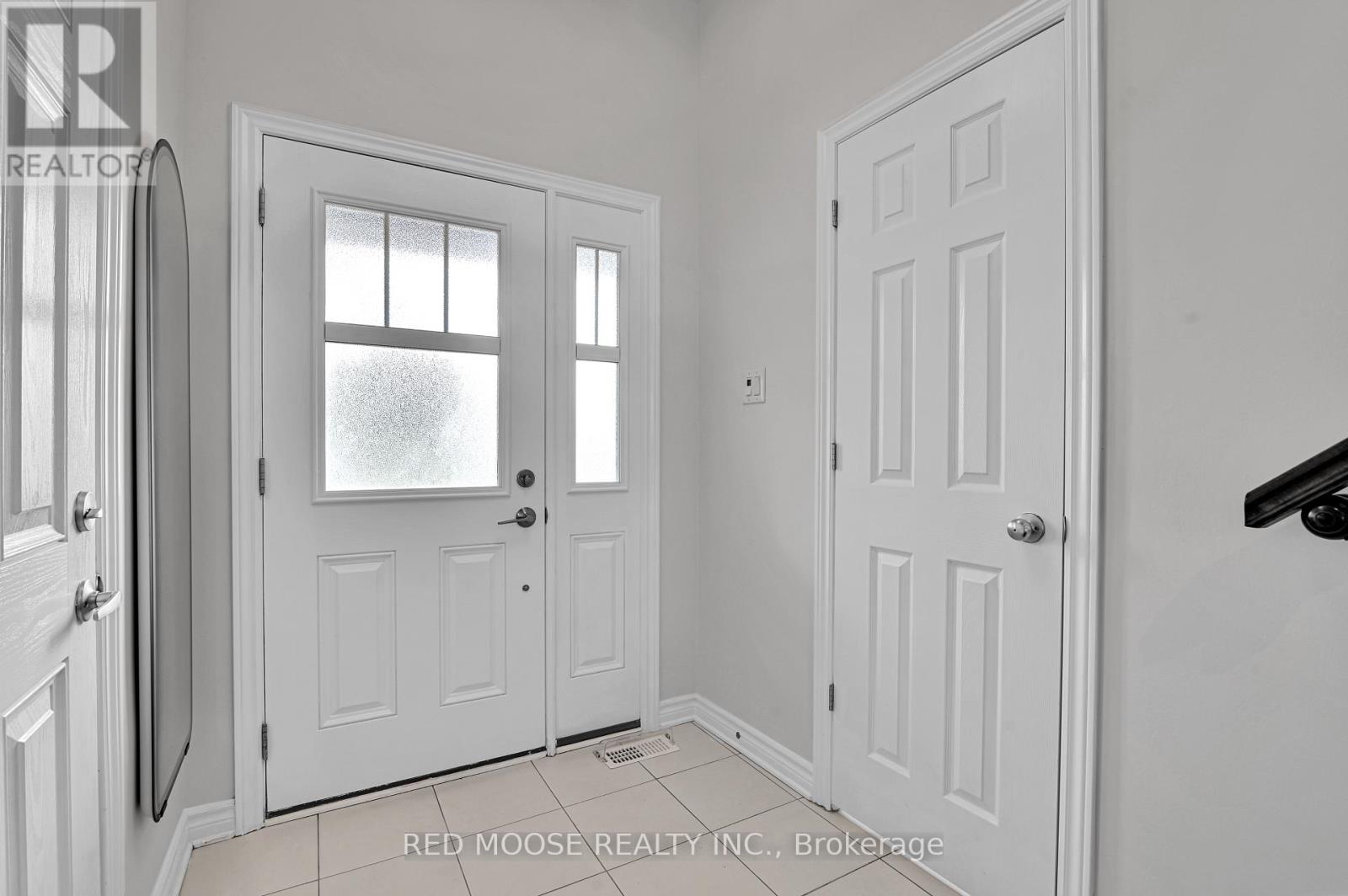99 Calvington Avenue, Ottawa, Ontario  K2T 0H7 - Photo 4 - X13497654