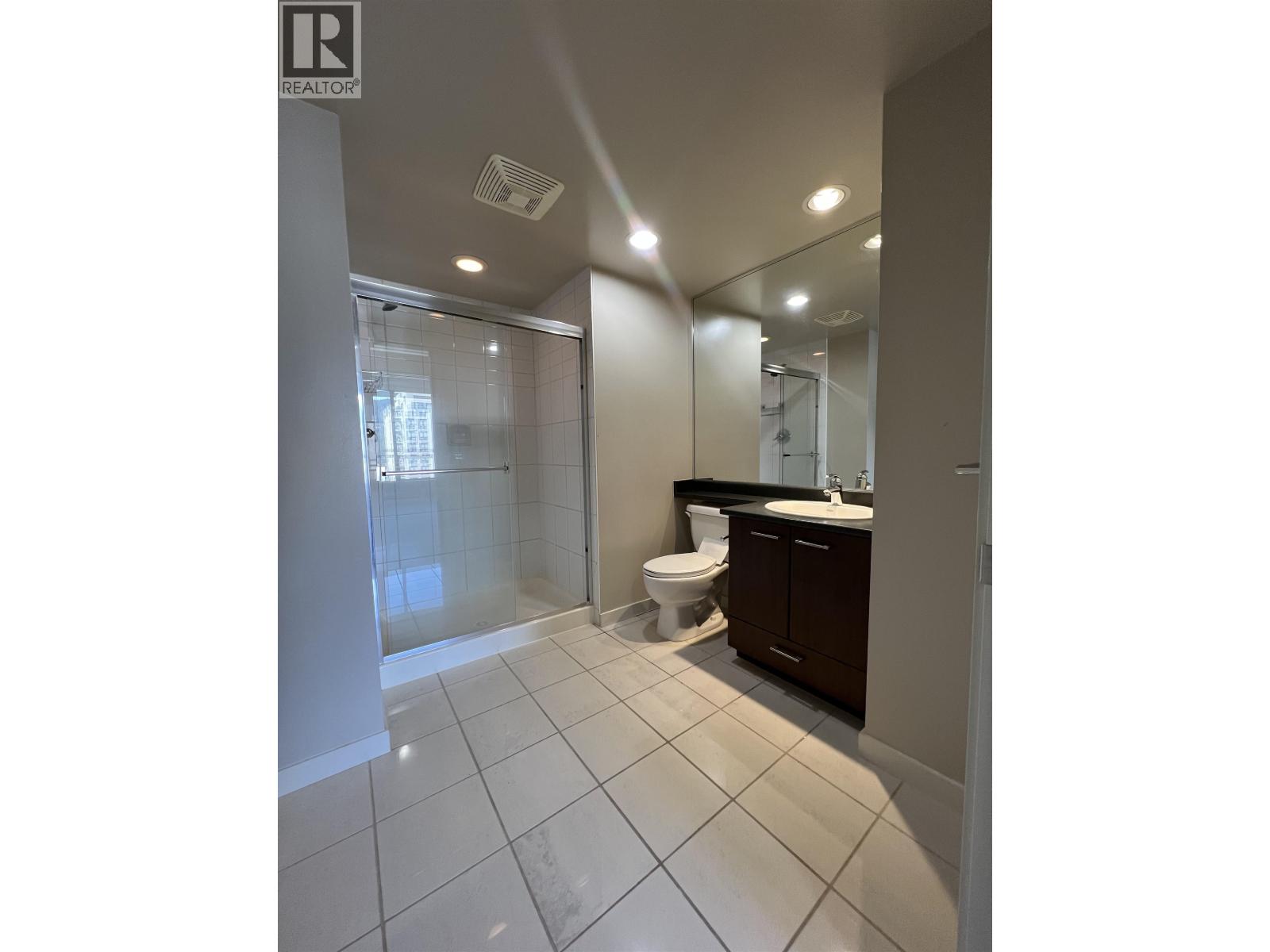 2501 2979 Glen Drive, Coquitlam, British Columbia  V3B 0B2 - Photo 9 - R3140595