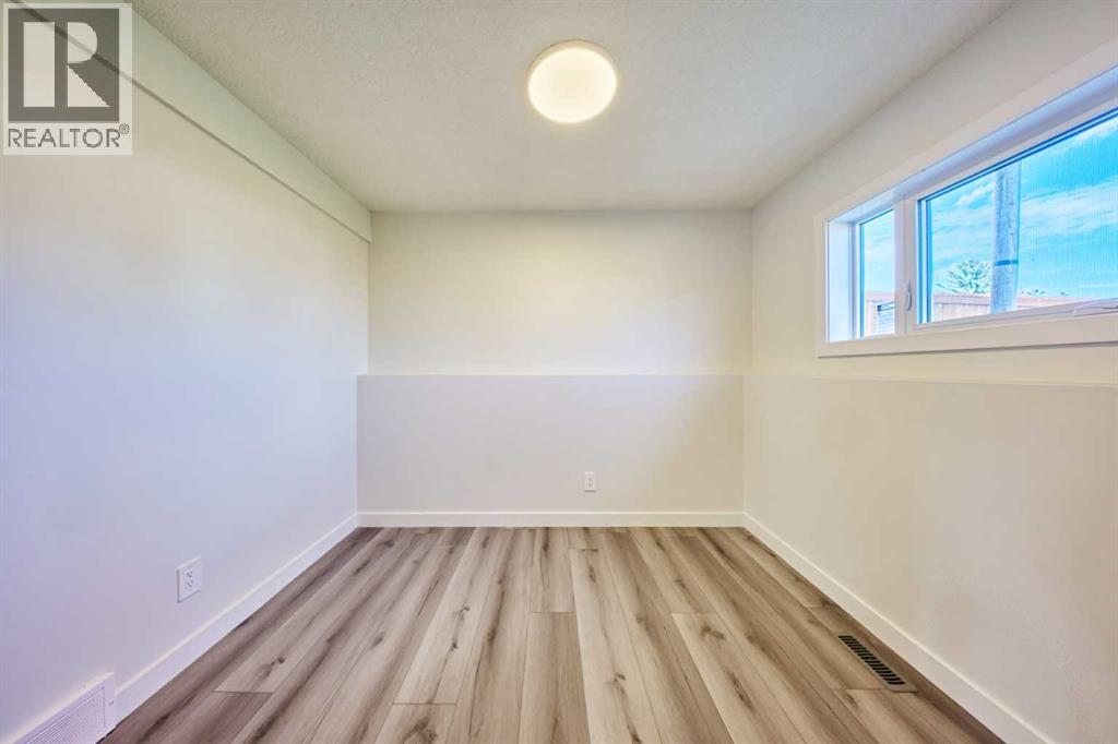 20 Erin Ridge Court Se, Calgary, Alberta  T2B 3B2 - Photo 33 - A2324315