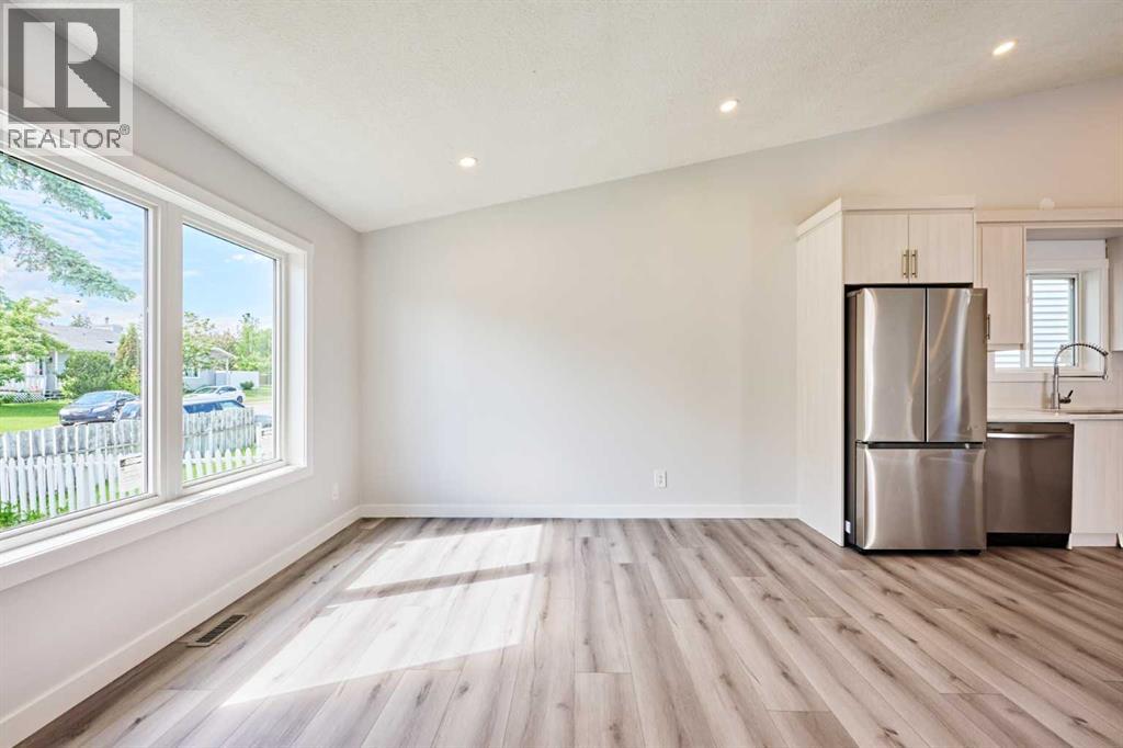 20 Erin Ridge Court Se, Calgary, Alberta  T2B 3B2 - Photo 6 - A2324315