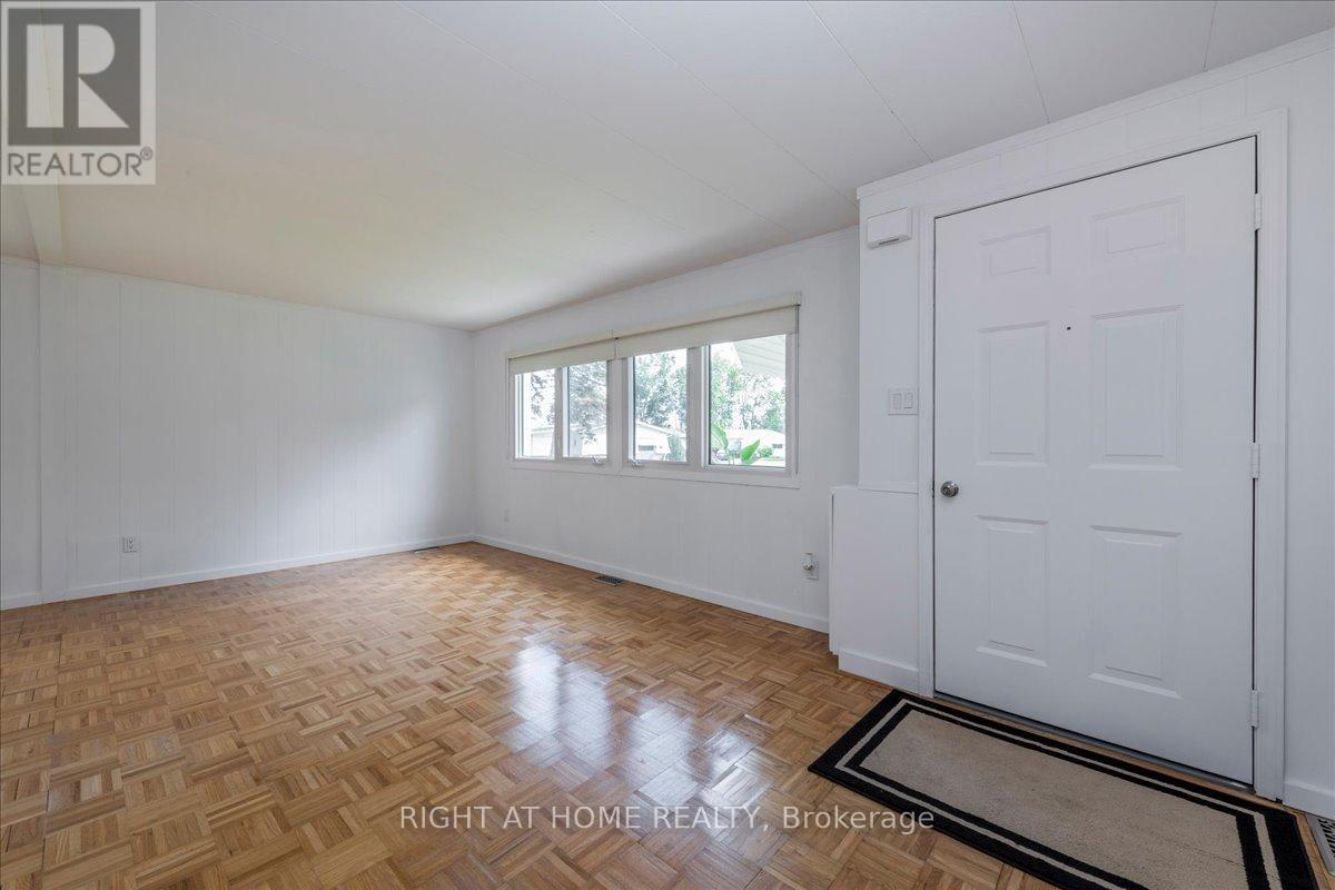 15 Flora Drive, Innisfil, Ontario  L9S 1R3 - Photo 4 - N13495018