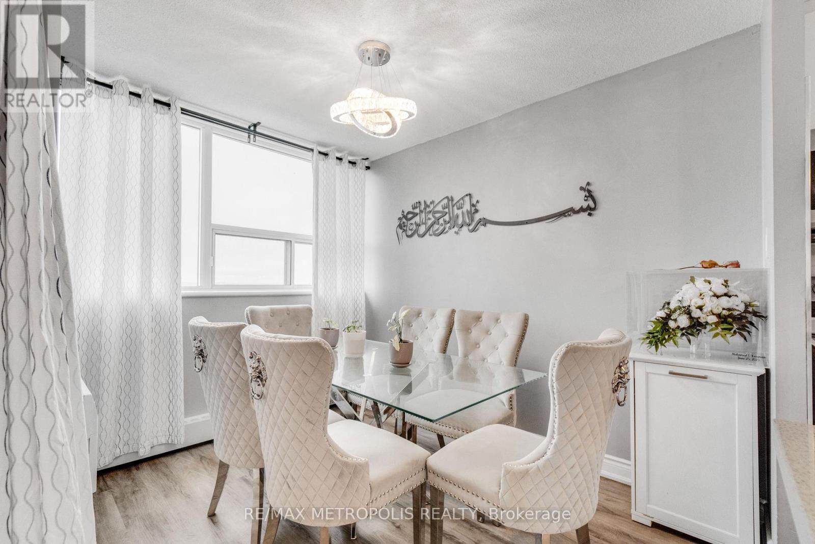1903 - 530 Lolita Gardens, Mississauga, Ontario  L5A 3T2 - Photo 19 - W13495096