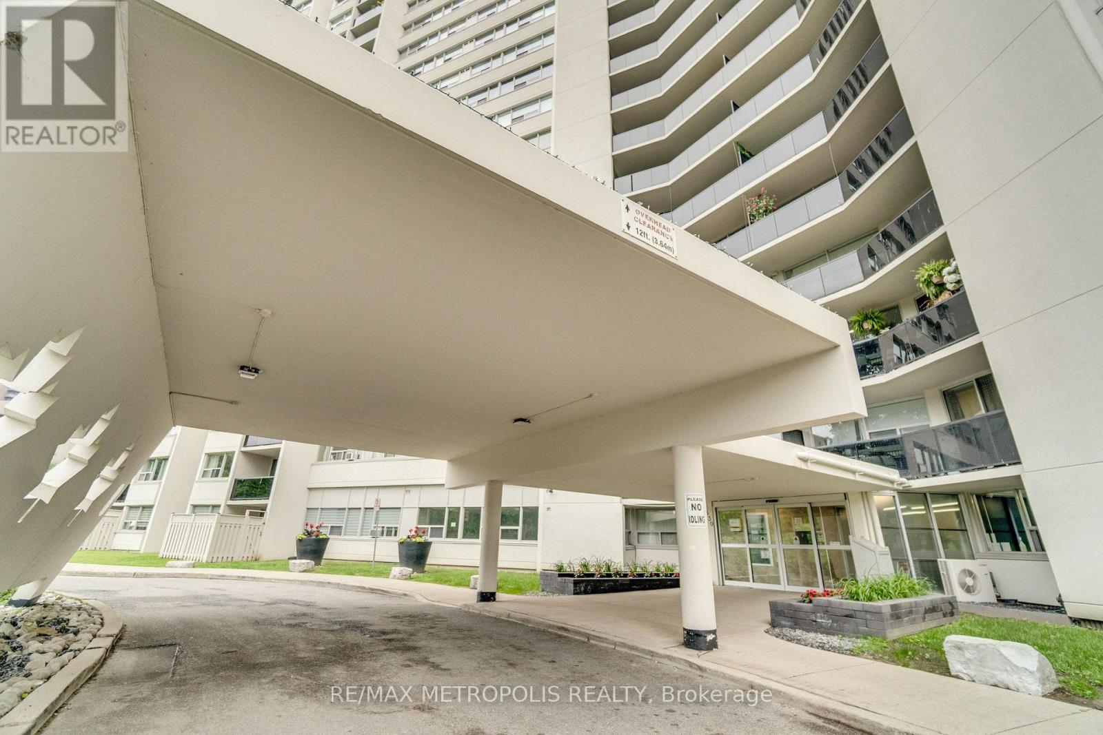1903 - 530 Lolita Gardens, Mississauga, Ontario  L5A 3T2 - Photo 6 - W13495096